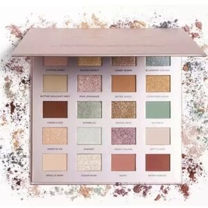CLEARANCE! ICONIC LONDON Treat Yourself 20-Color Eyeshadow Palette, NIB